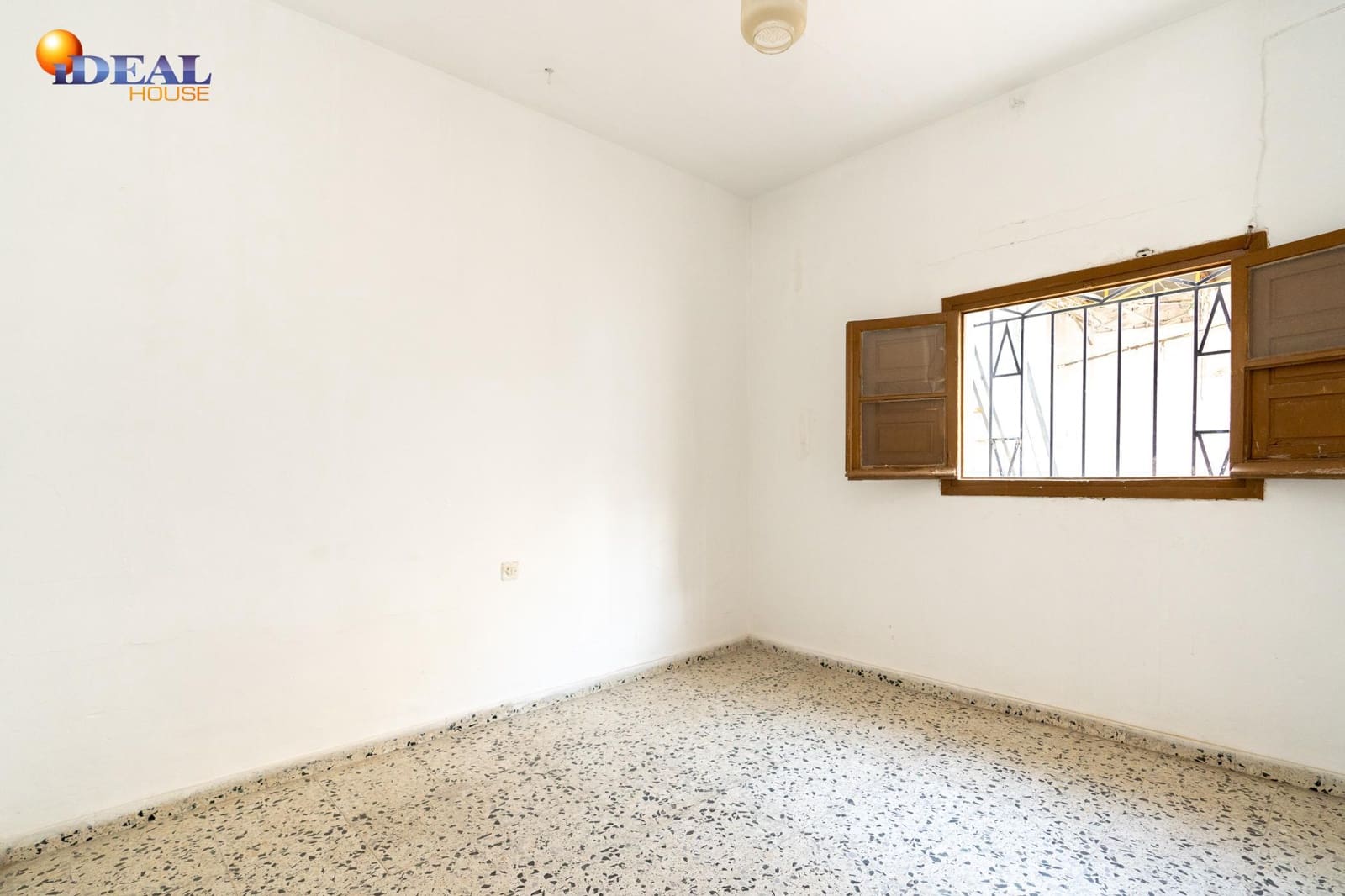 6 soveværelse Rækkehus til salg i Motril - € 155.000 (Ref: 9434397)