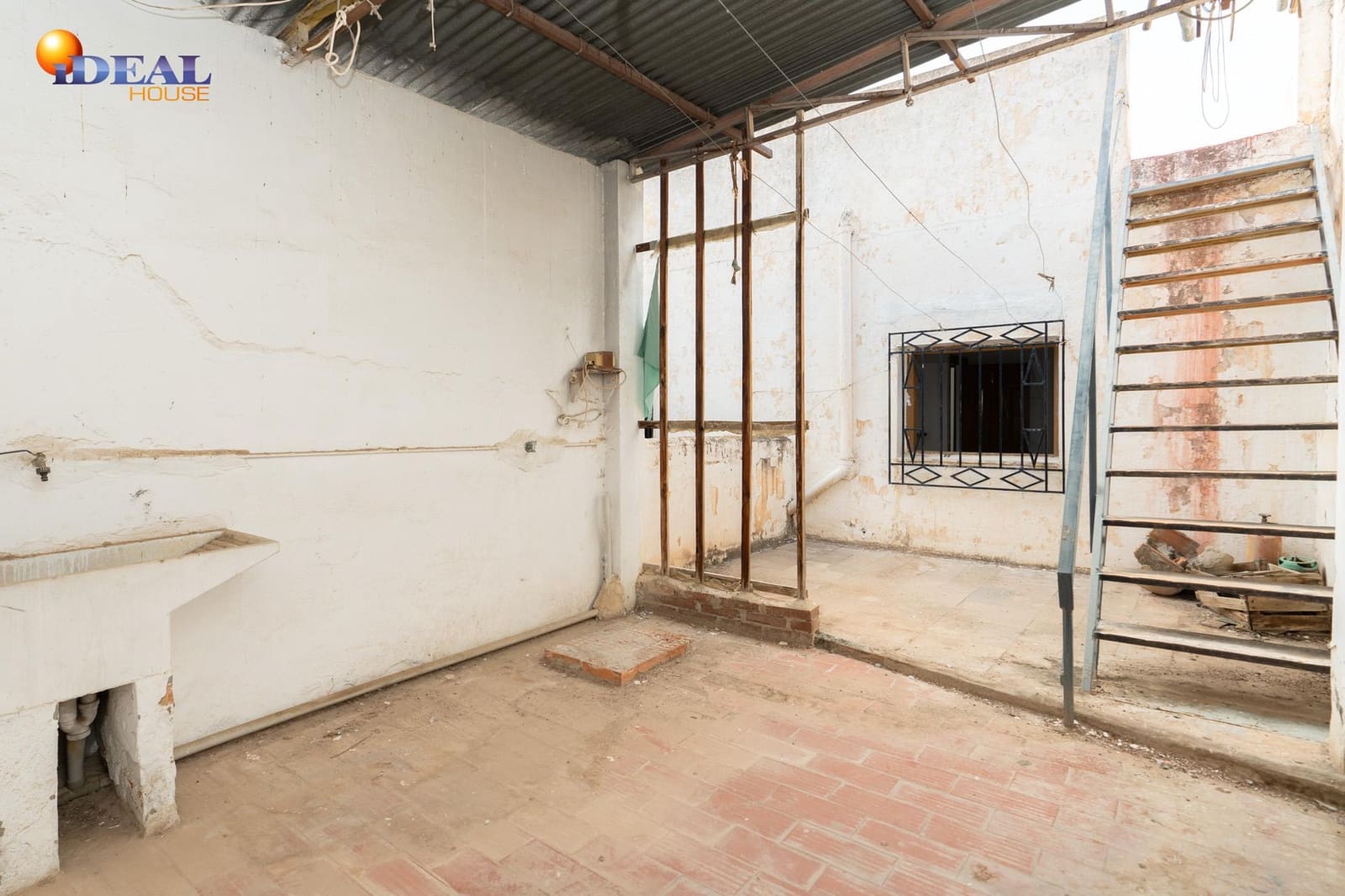 6 soveværelse Rækkehus til salg i Motril - € 155.000 (Ref: 9434397)