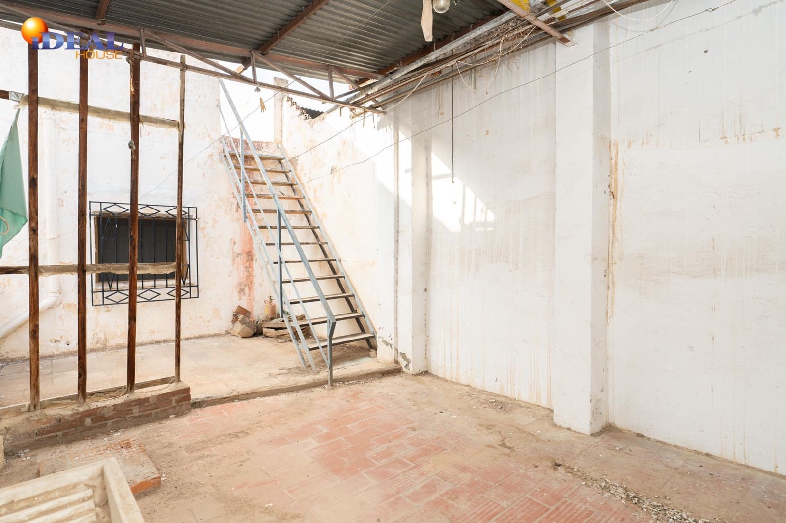 6 soveværelse Rækkehus til salg i Motril - € 155.000 (Ref: 9434397)