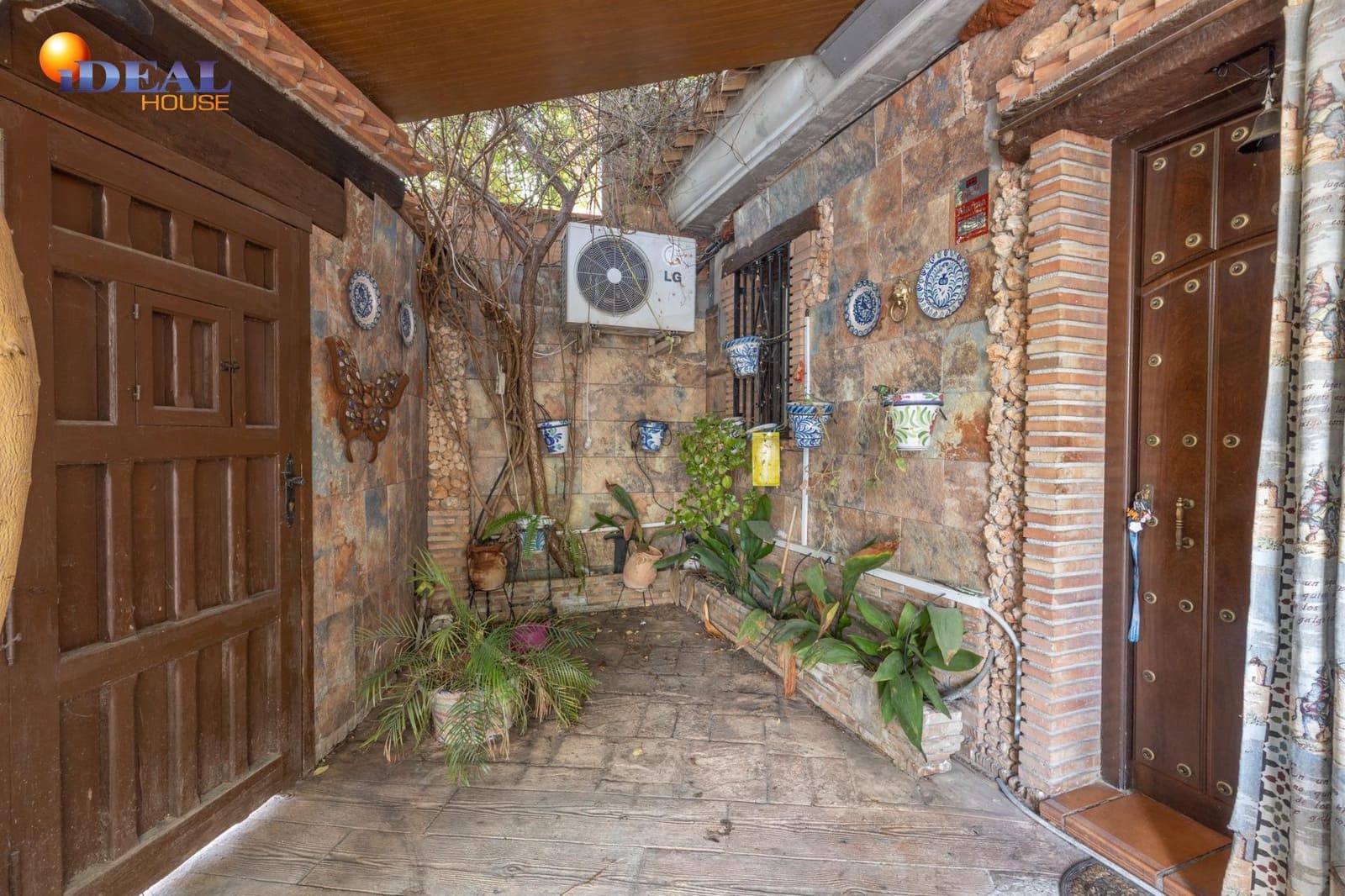 2 soverom Bungalow til salgs i Churriana de la Vega - € 299 900 (Ref: 9434402)