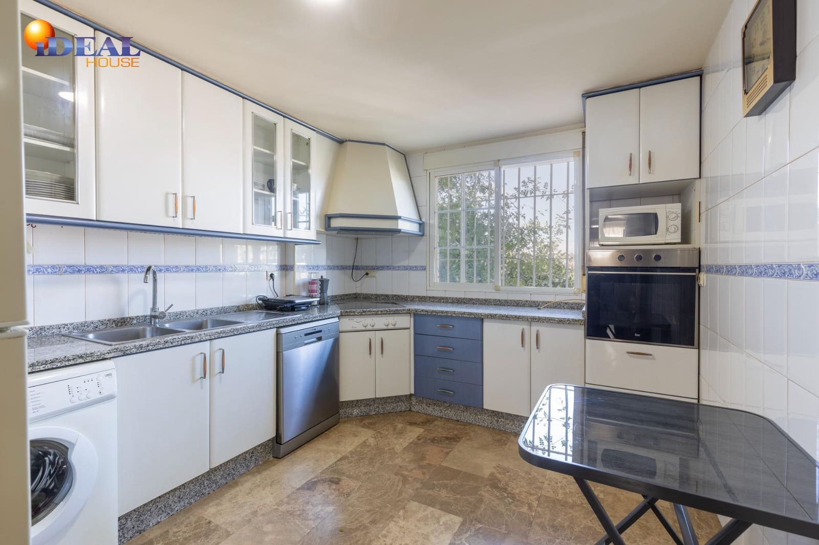 4 soverom Rekkehus til salgs i Cajar med garasje - € 349 000 (Ref: 9434403)