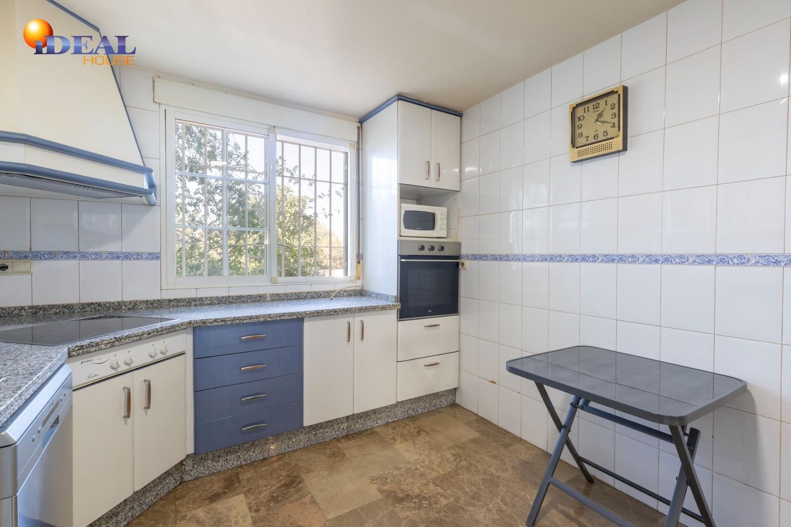 4 soverom Rekkehus til salgs i Cajar med garasje - € 349 000 (Ref: 9434403)