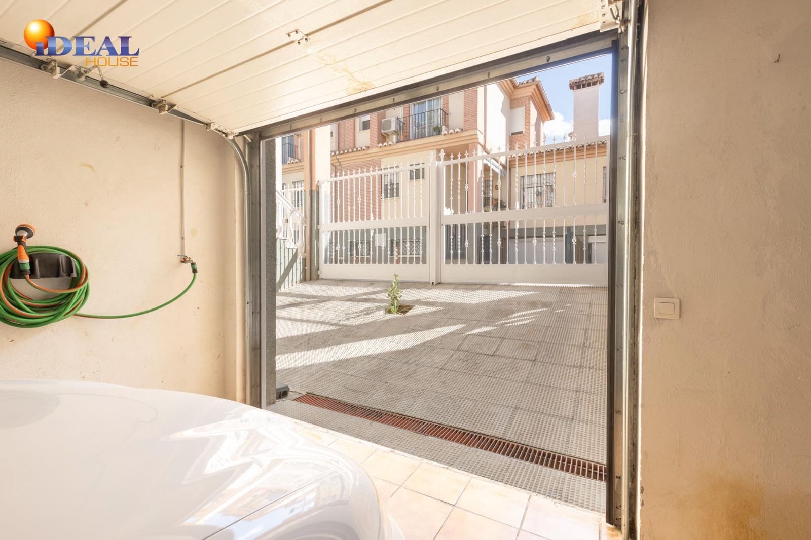 4 soverom Rekkehus til salgs i Cajar med garasje - € 349 000 (Ref: 9434403)