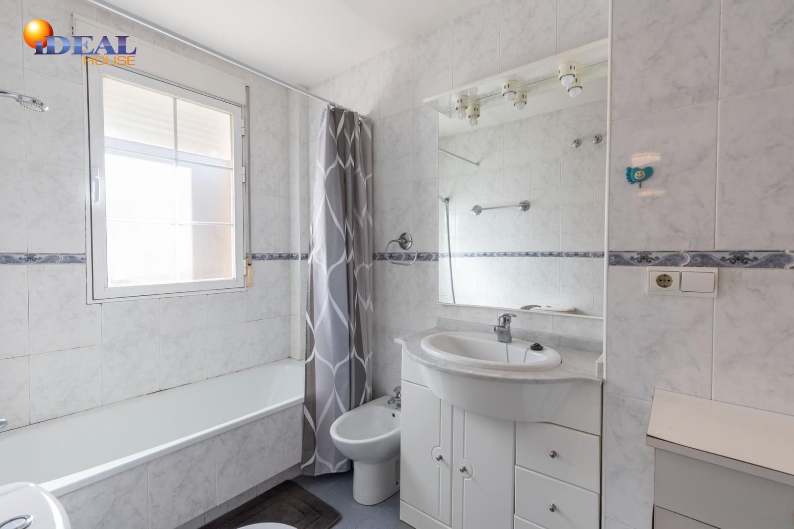 4 soverom Rekkehus til salgs i Cajar med garasje - € 349 000 (Ref: 9434403)