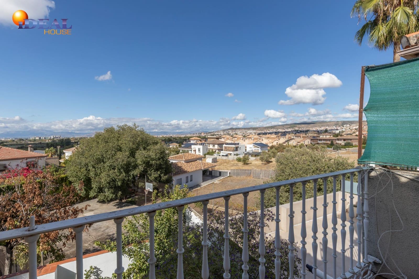 4 soverom Rekkehus til salgs i Cajar med garasje - € 349 000 (Ref: 9434403)