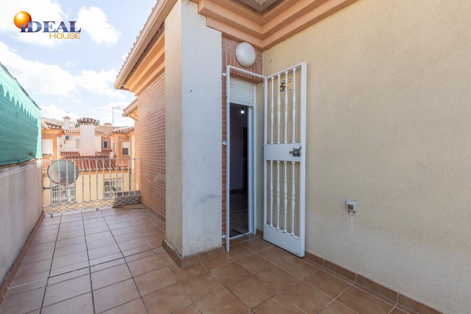 4 soverom Rekkehus til salgs i Cajar med garasje - € 349 000 (Ref: 9434403)