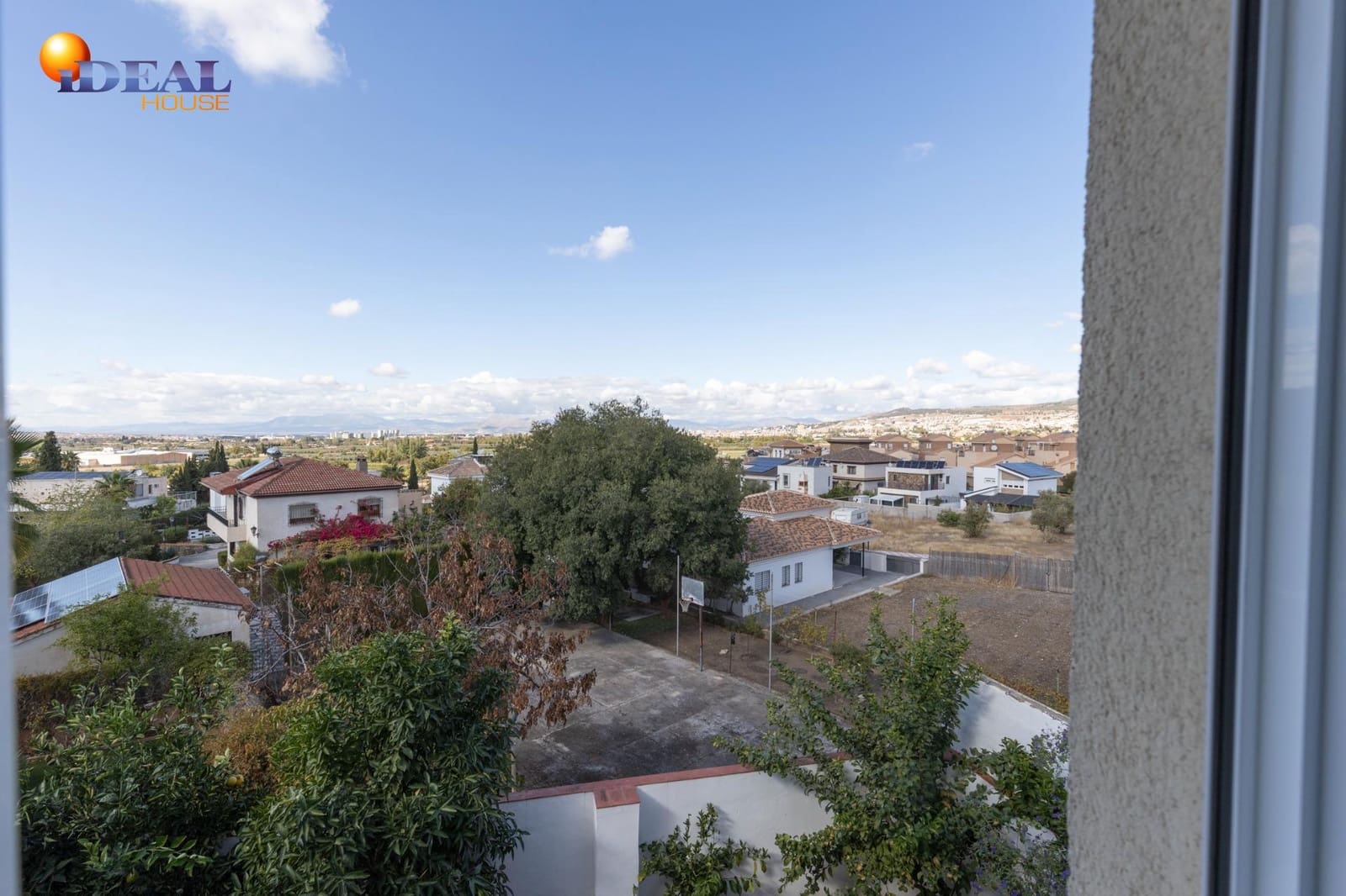 4 soverom Rekkehus til salgs i Cajar med garasje - € 349 000 (Ref: 9434403)