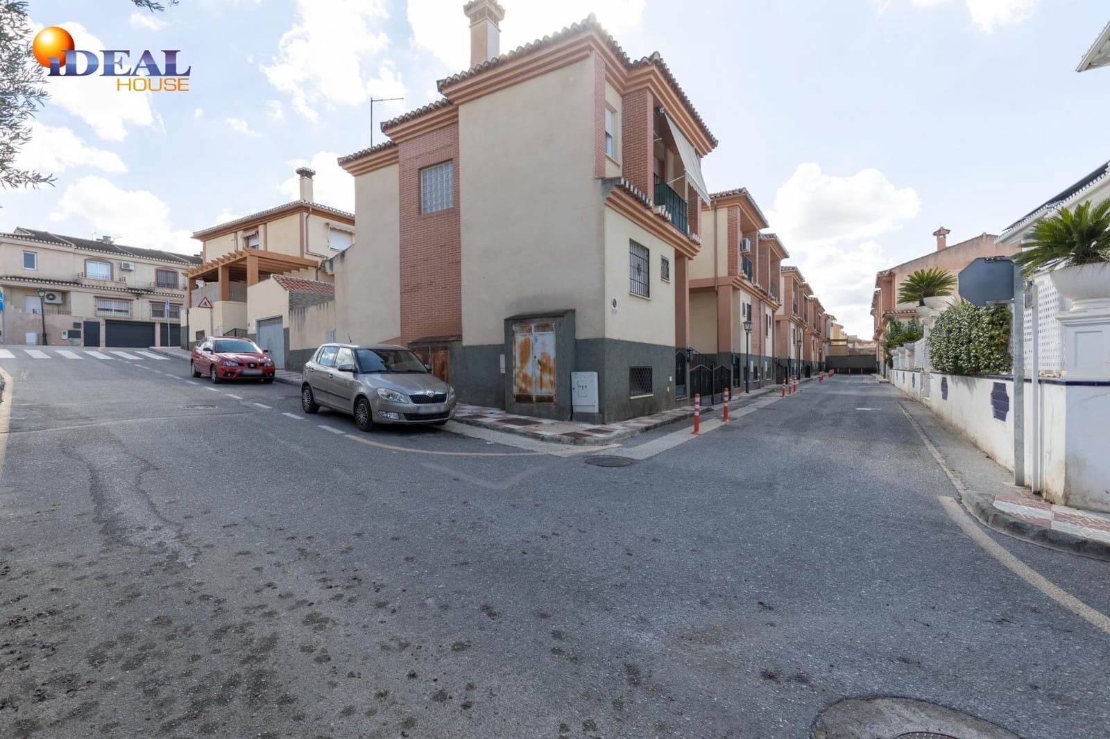 4 soverom Rekkehus til salgs i Cajar med garasje - € 349 000 (Ref: 9434403)