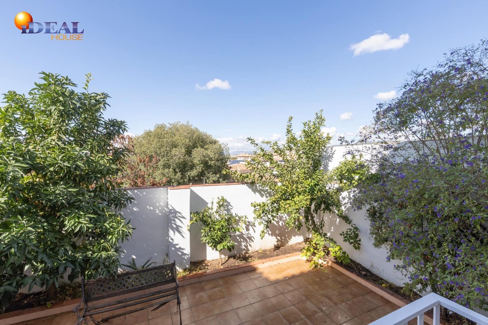 4 soverom Rekkehus til salgs i Cajar med garasje - € 349 000 (Ref: 9434403)