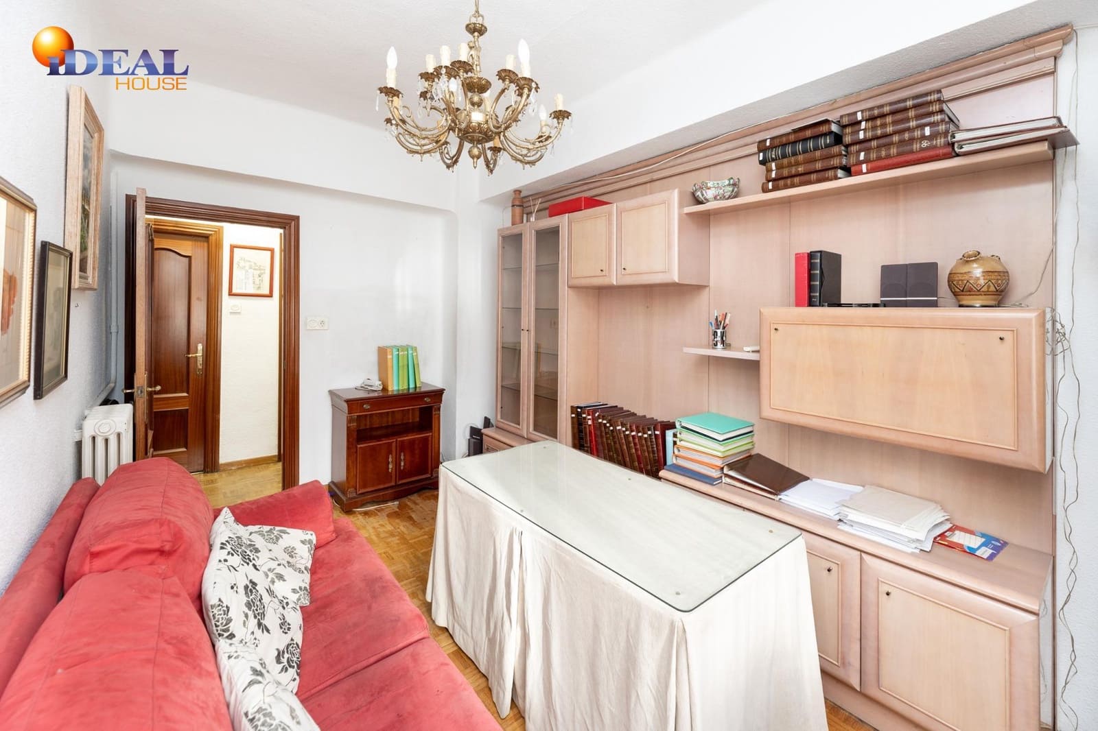 4 bedroom Flat for sale in Granada city - € 299,000 (Ref: 9434405)