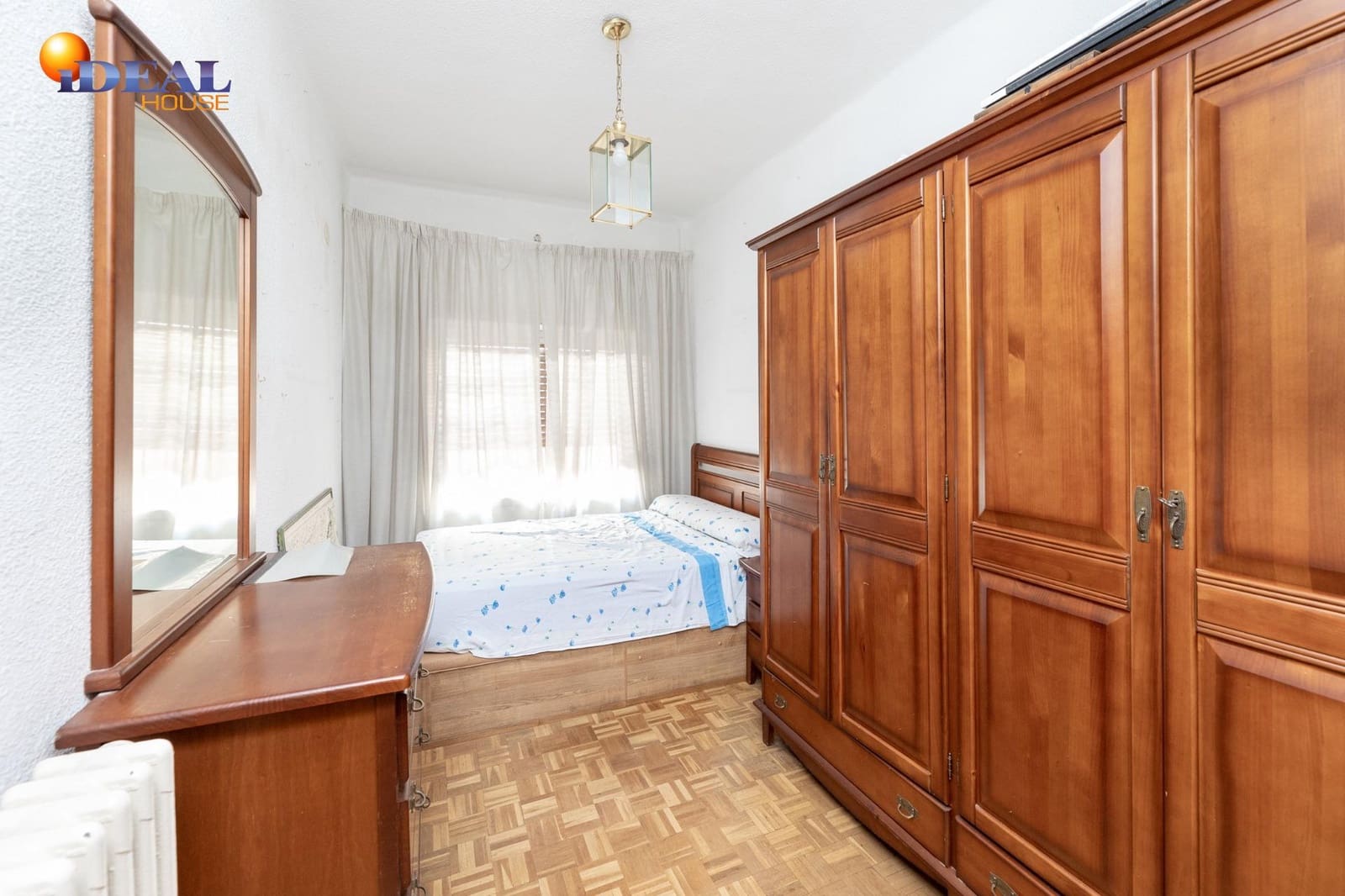 4 bedroom Flat for sale in Granada city - € 299,000 (Ref: 9434405)