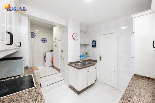 4 soverom Leilighet til salgs i Granada by - € 299 000 (Ref: 9434405)