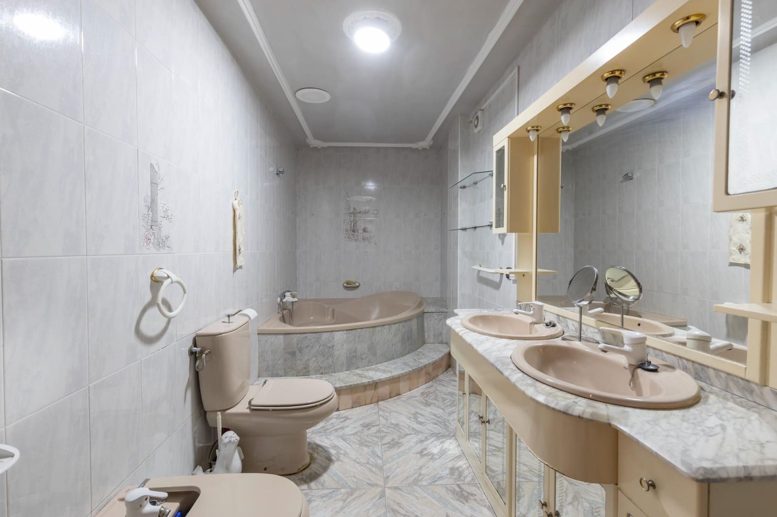 4 sypialnia Finka/Dom wiejski na sprzedaż w Santa Fe z garażem - 194 900 € (Ref: 9434406)