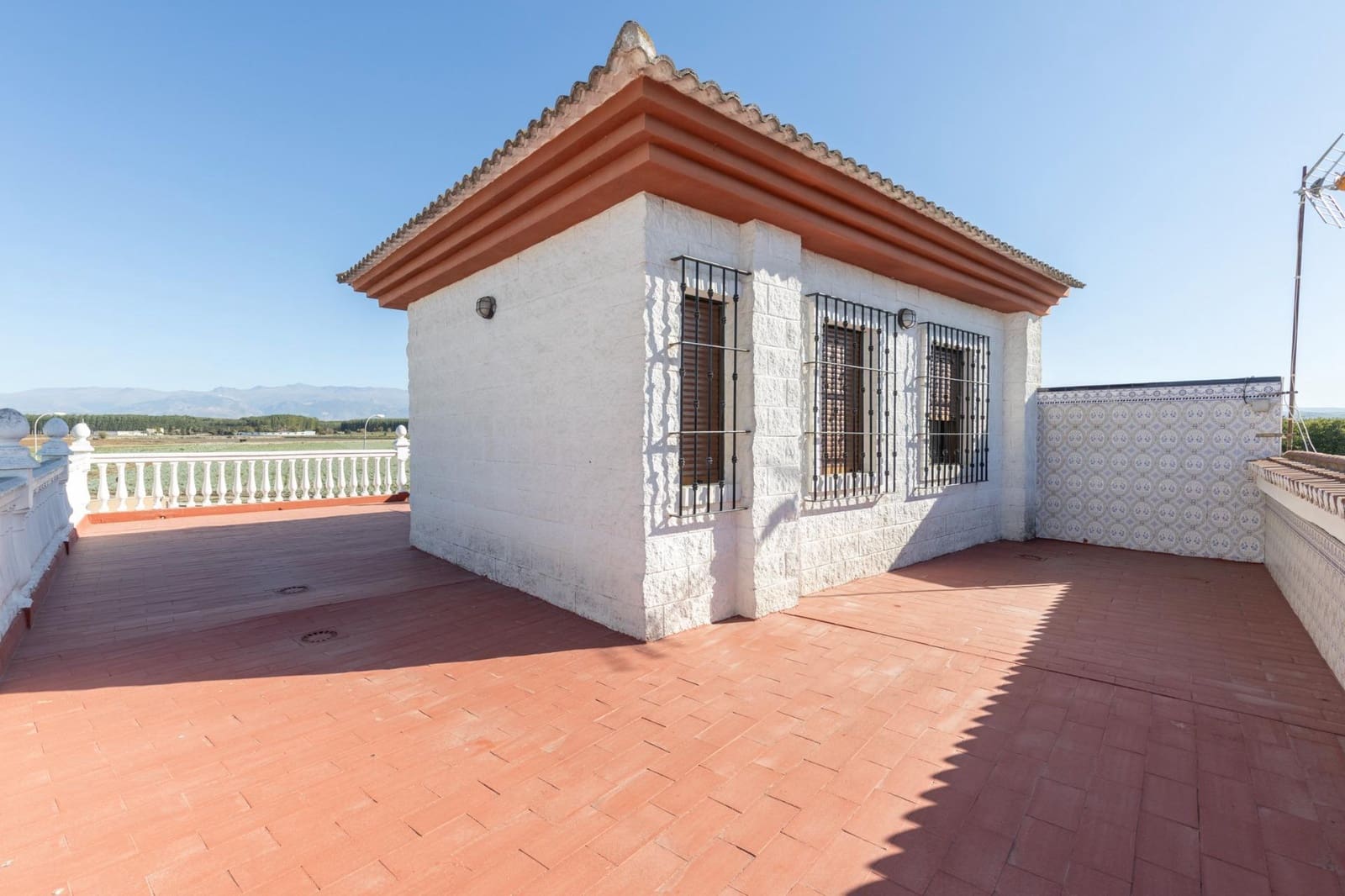 4 sypialnia Finka/Dom wiejski na sprzedaż w Santa Fe z garażem - 194 900 € (Ref: 9434406)