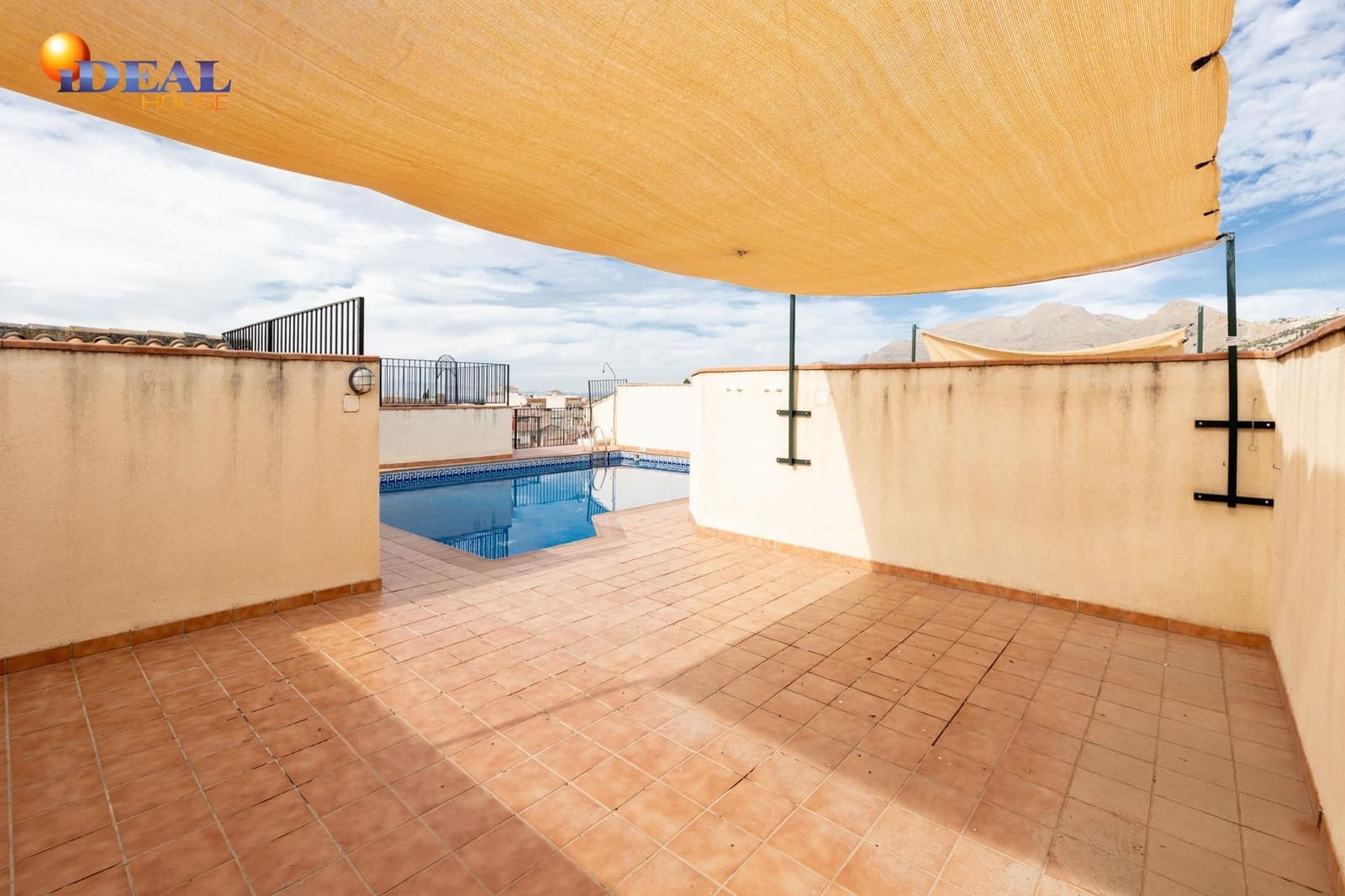 2 bedroom Flat for sale in Atarfe with pool garage - € 157,000 (Ref: 9434407)