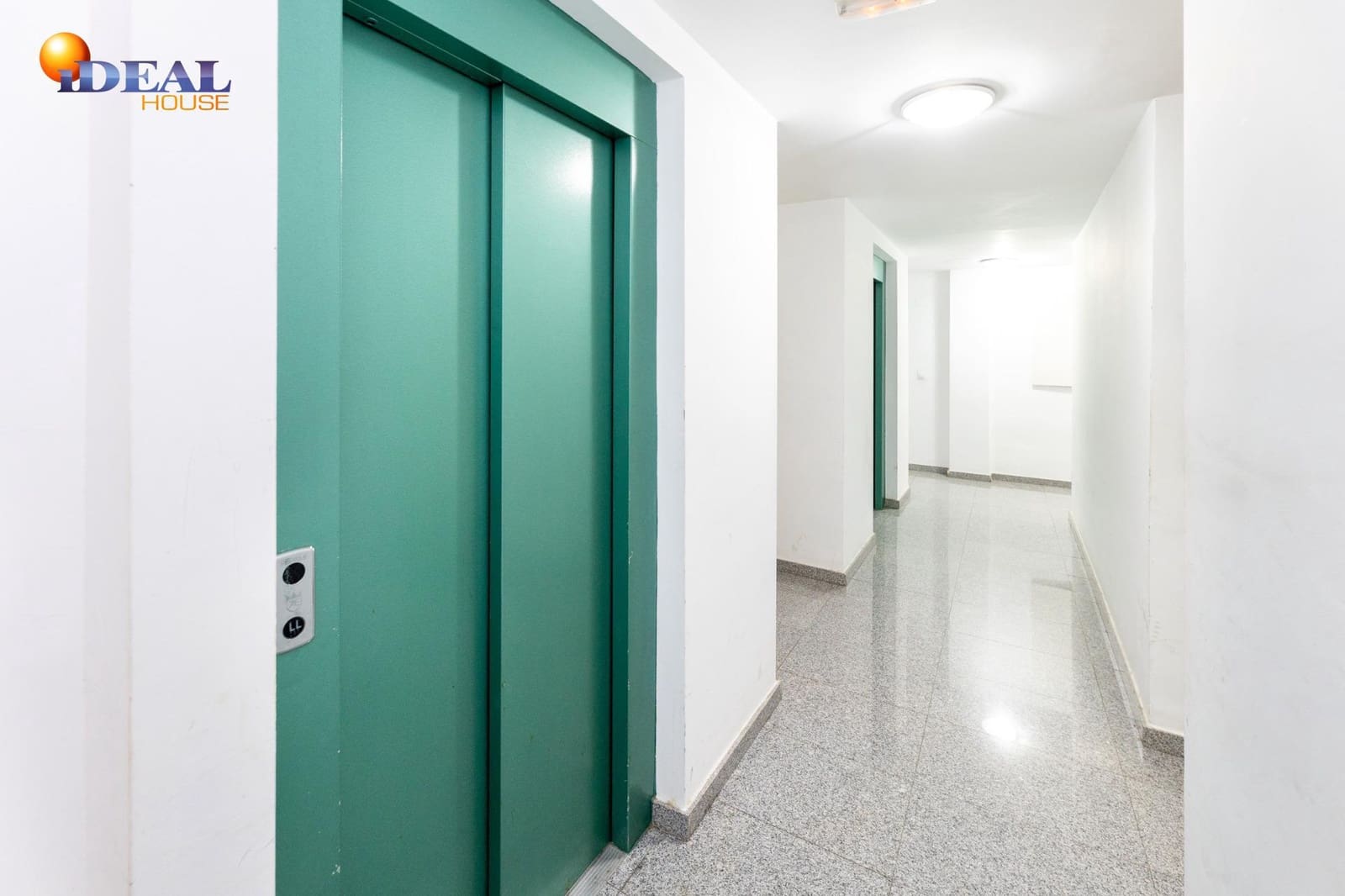 2 bedroom Flat for sale in Atarfe with pool garage - € 157,000 (Ref: 9434407)