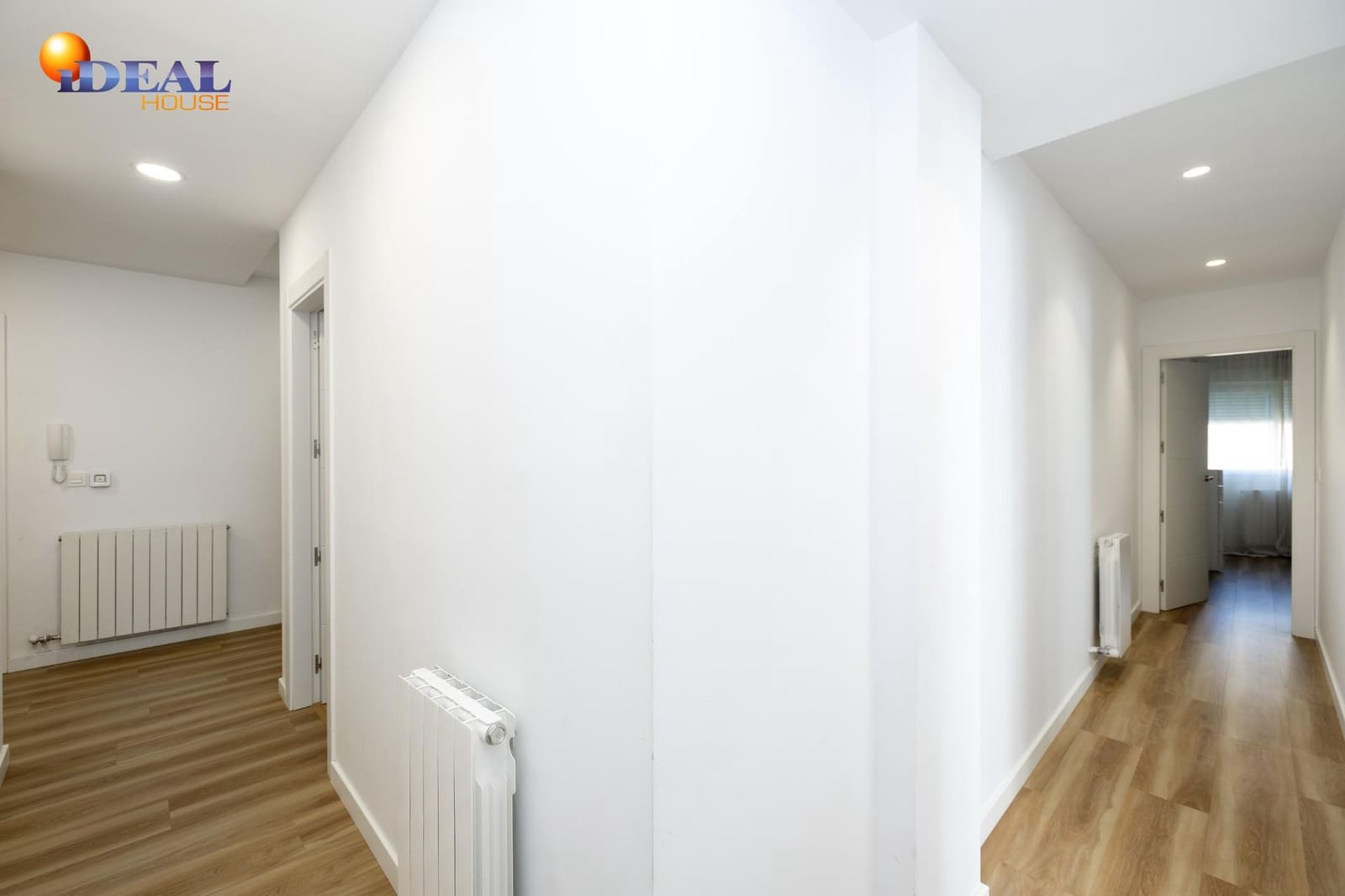 3 bedroom Flat for sale in Granada city - € 320,000 (Ref: 9434409)