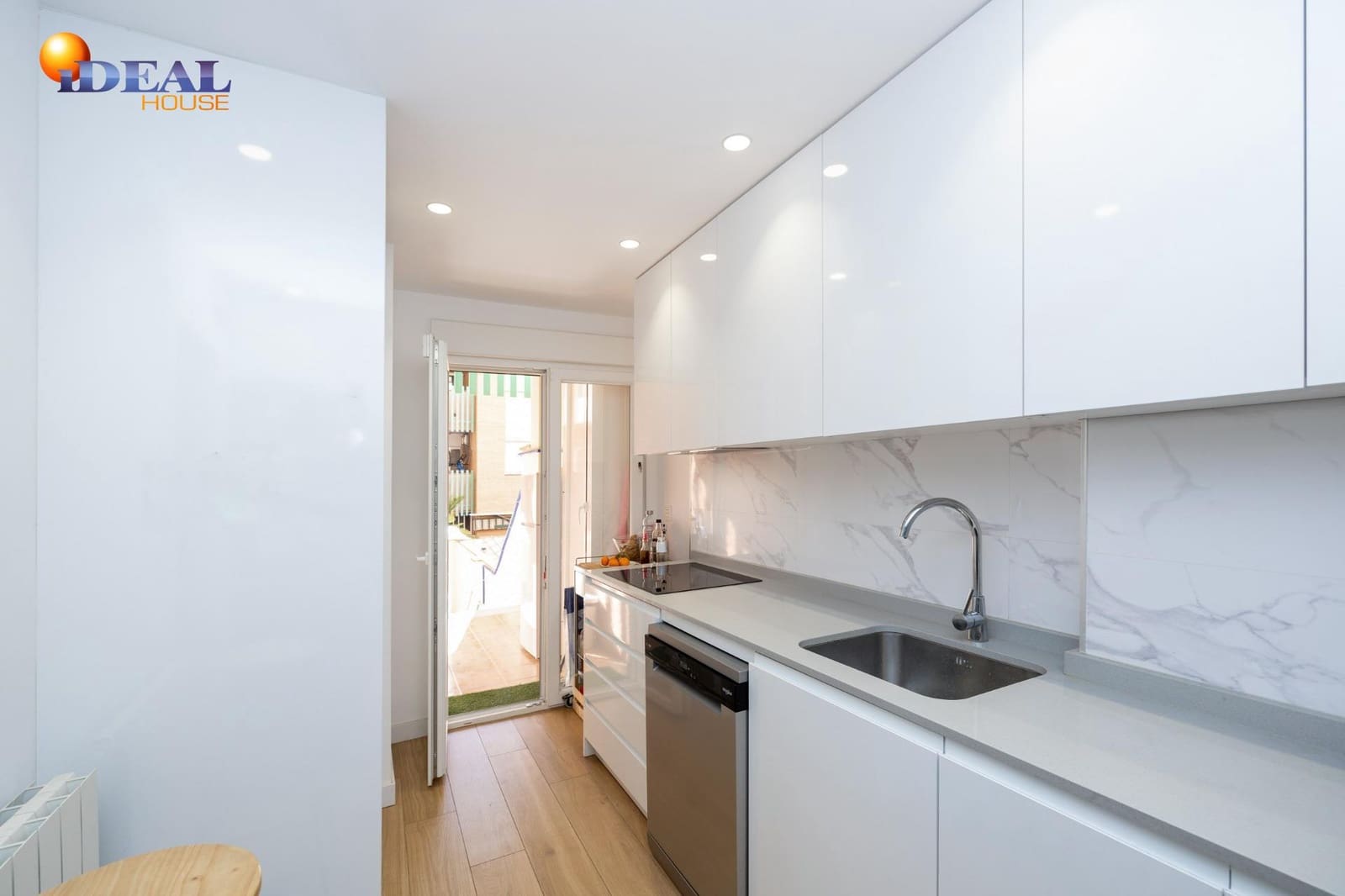 3 bedroom Flat for sale in Granada city - € 320,000 (Ref: 9434409)