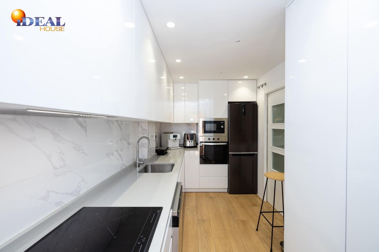 3 bedroom Flat for sale in Granada city - € 320,000 (Ref: 9434409)