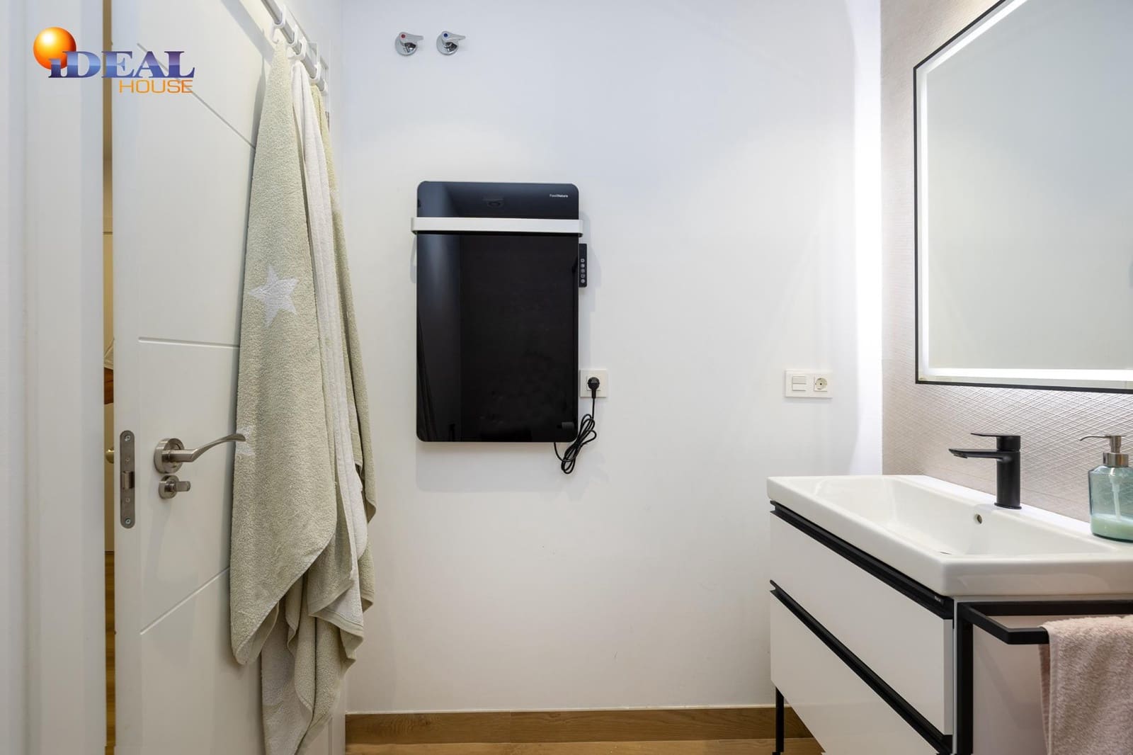 3 bedroom Flat for sale in Granada city - € 320,000 (Ref: 9434409)