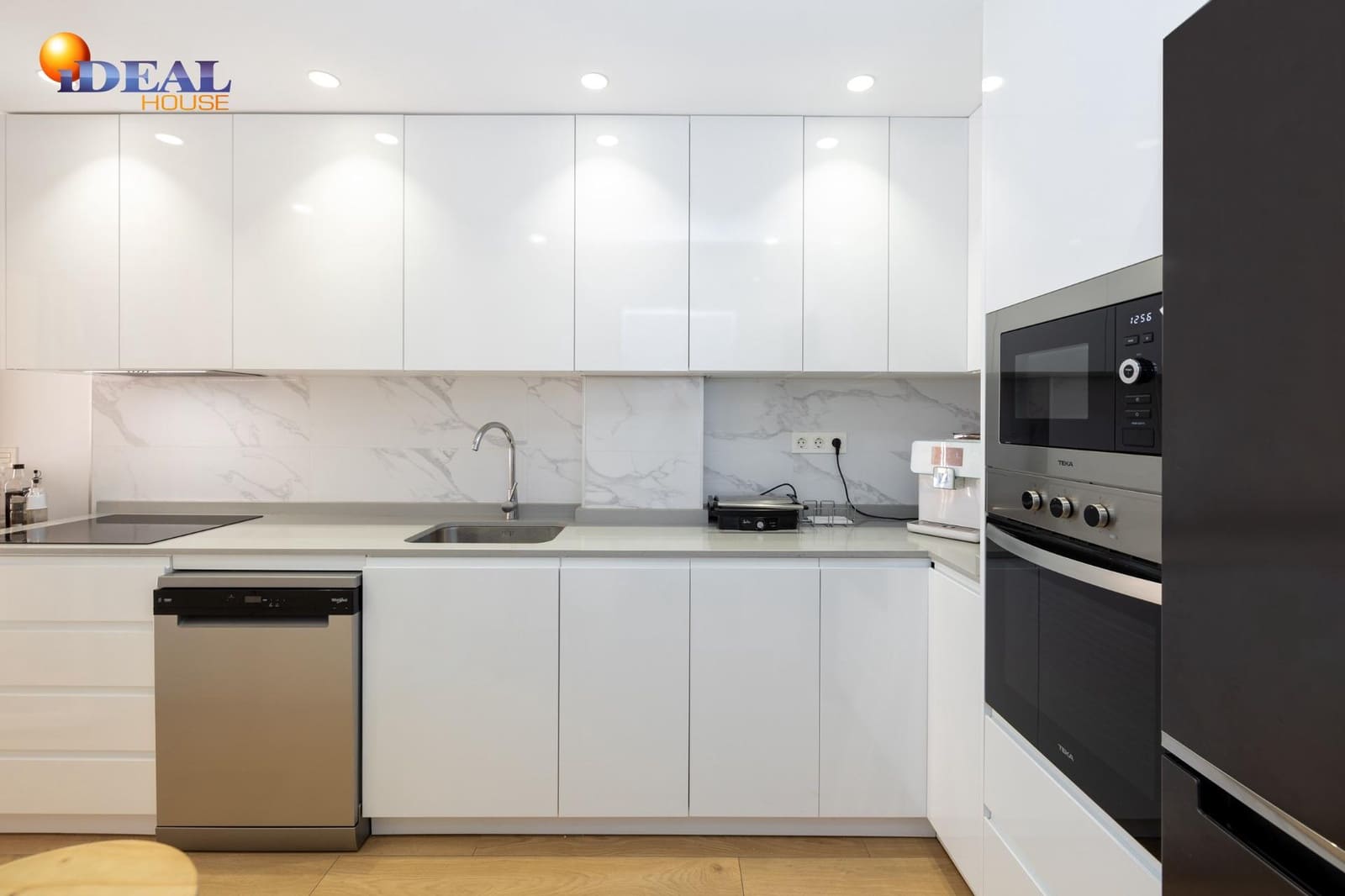 3 bedroom Flat for sale in Granada city - € 320,000 (Ref: 9434409)