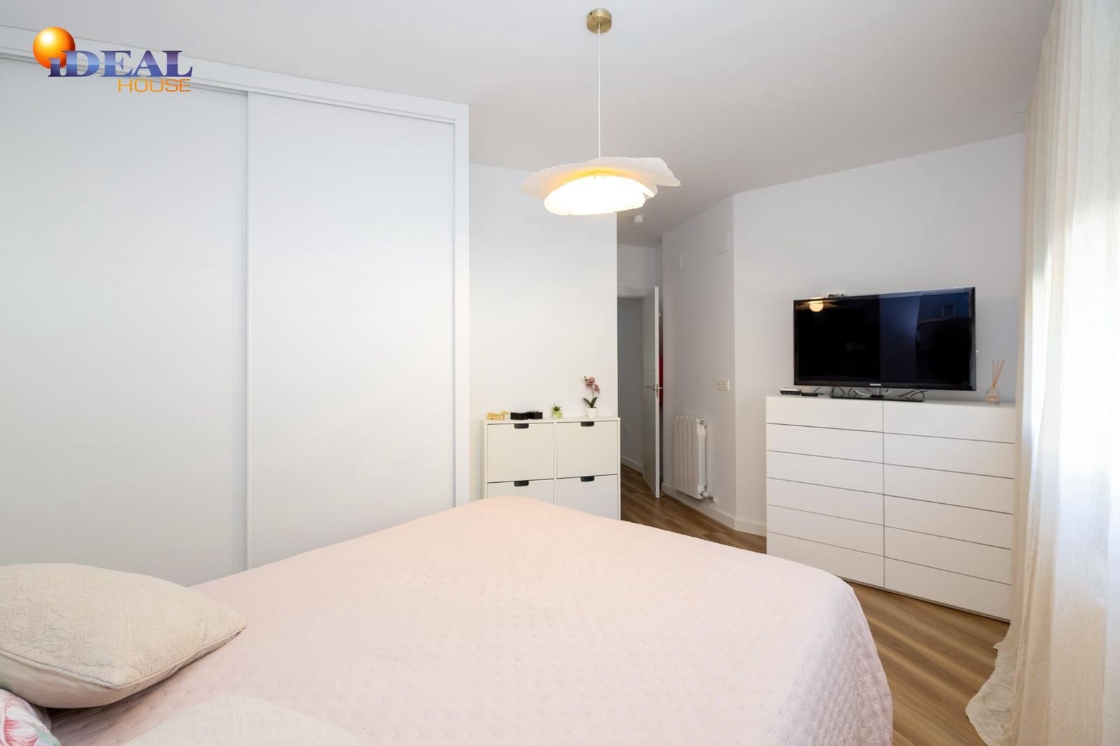 3 bedroom Flat for sale in Granada city - € 320,000 (Ref: 9434409)