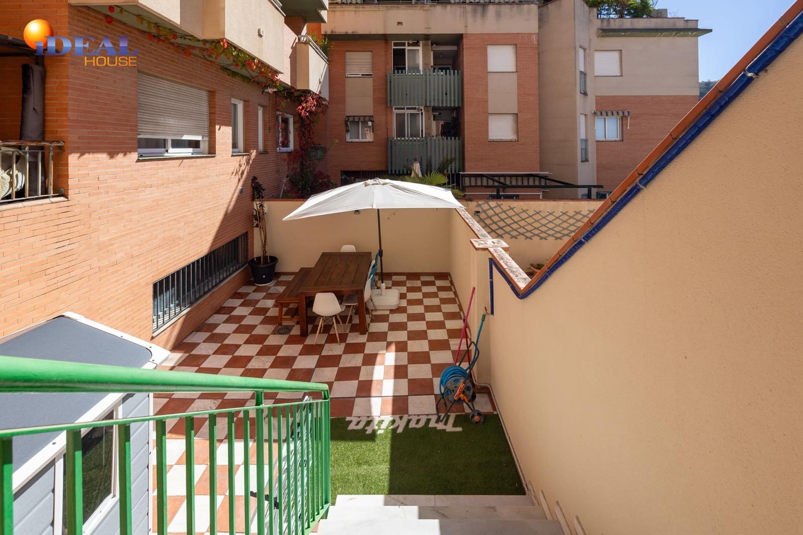 3 bedroom Flat for sale in Granada city - € 320,000 (Ref: 9434409)