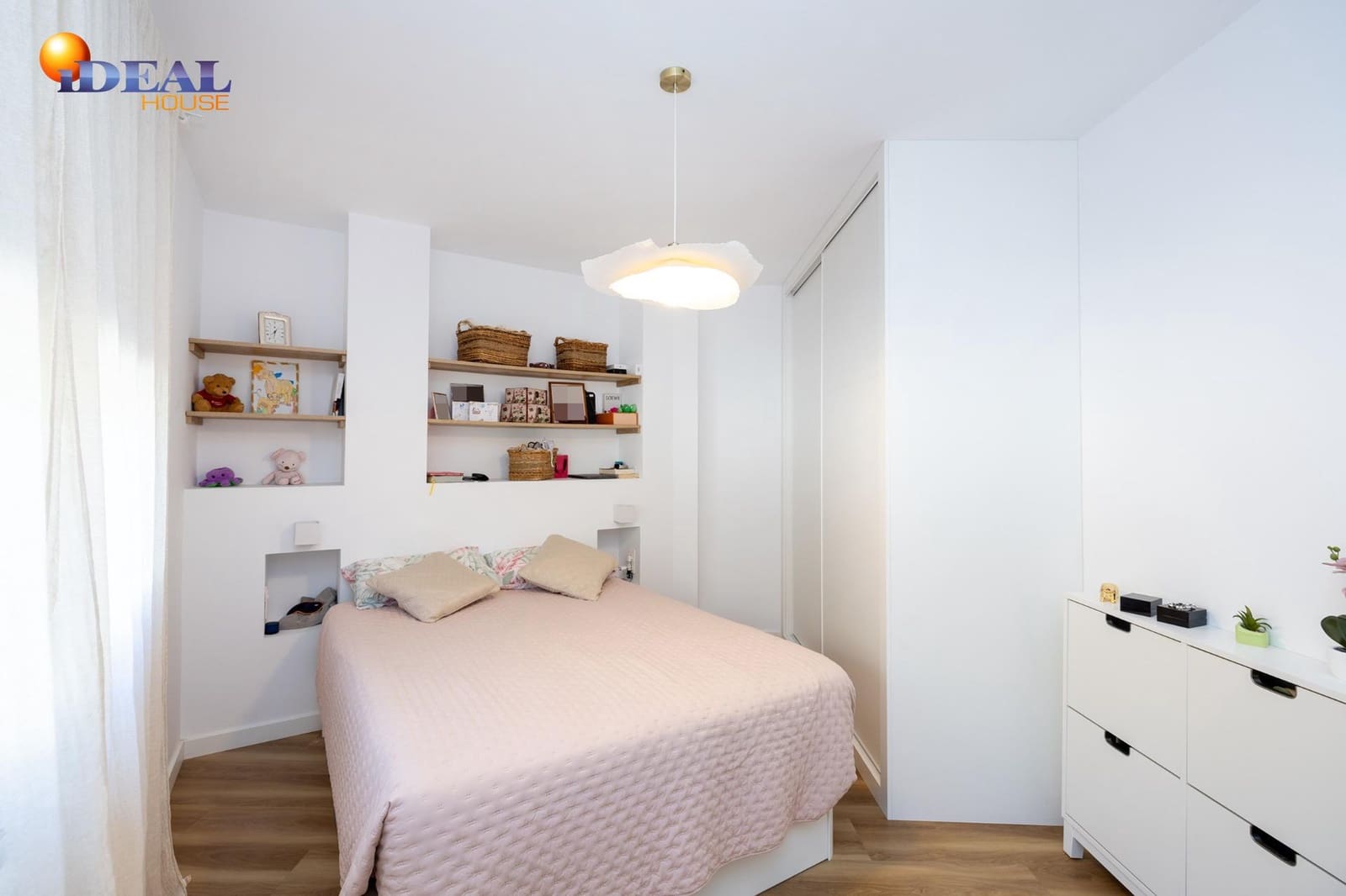 3 bedroom Flat for sale in Granada city - € 320,000 (Ref: 9434409)