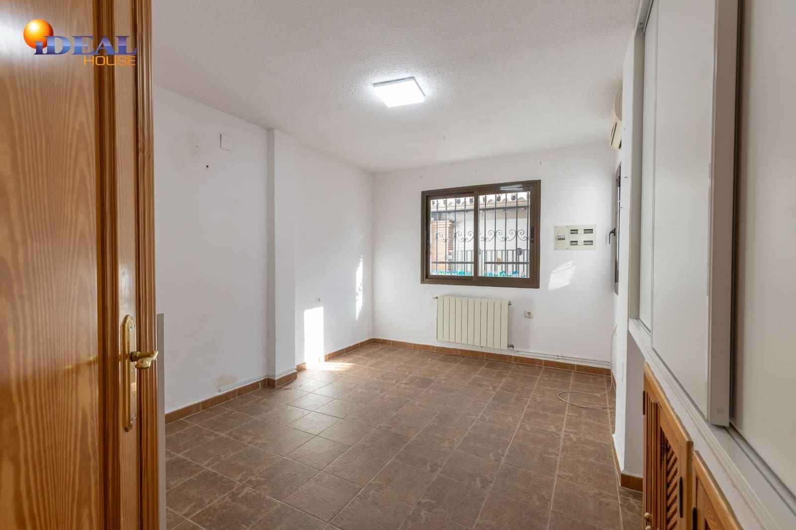 7 sovrum Radhus till salu i Granada stad med garage - 420 000 € (Ref: 9434412)