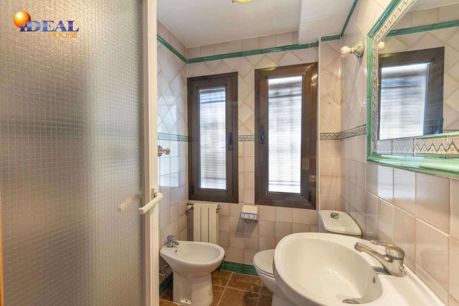 7 sovrum Radhus till salu i Granada stad med garage - 420 000 € (Ref: 9434412)