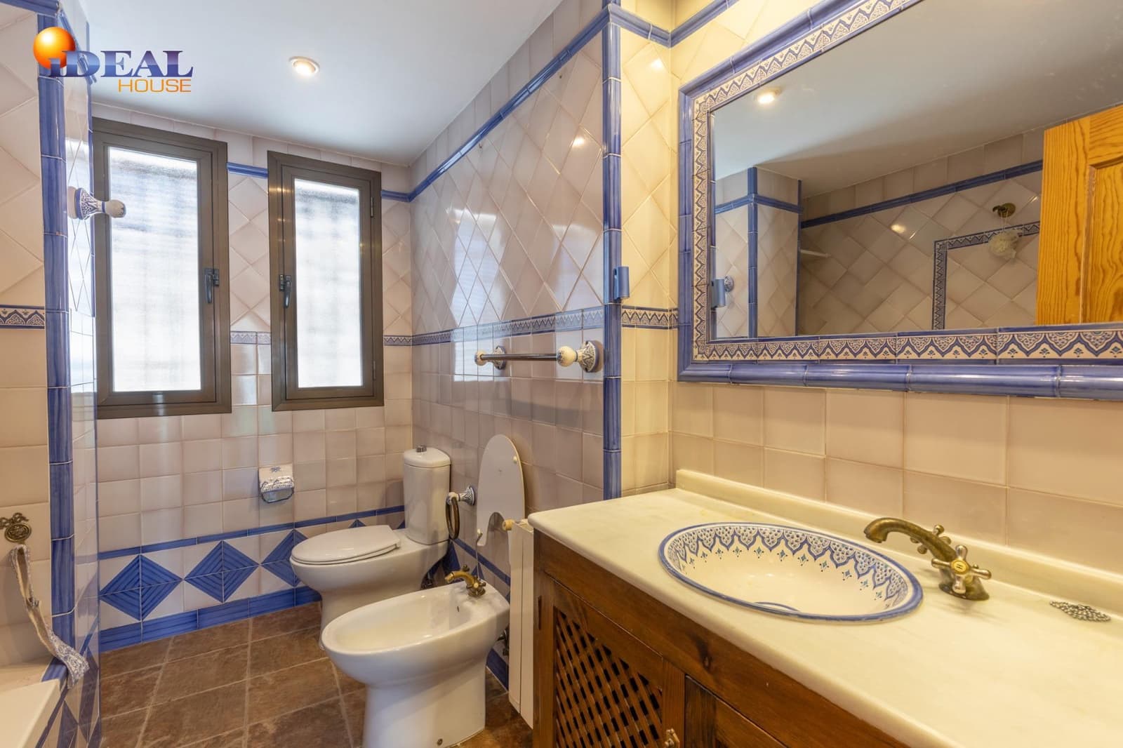 7 sovrum Radhus till salu i Granada stad med garage - 420 000 € (Ref: 9434412)