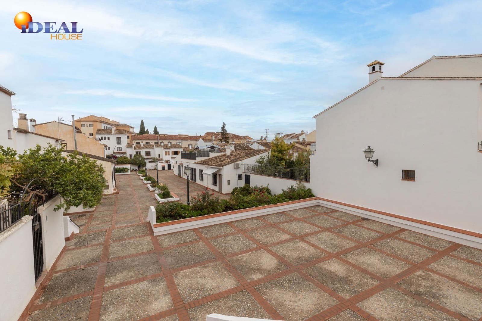 7 sovrum Radhus till salu i Granada stad med garage - 420 000 € (Ref: 9434412)