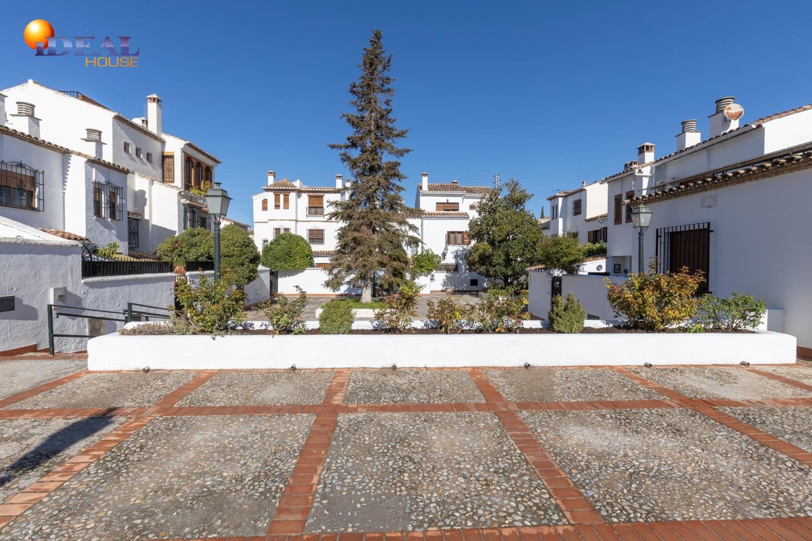 7 sovrum Radhus till salu i Granada stad med garage - 420 000 € (Ref: 9434412)