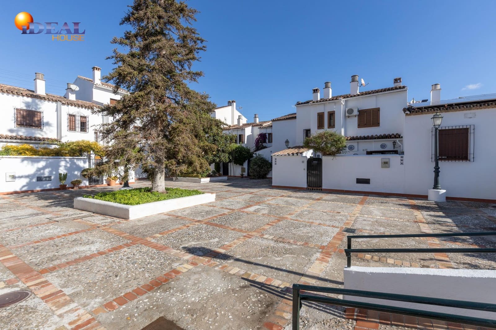 7 sovrum Radhus till salu i Granada stad med garage - 420 000 € (Ref: 9434412)