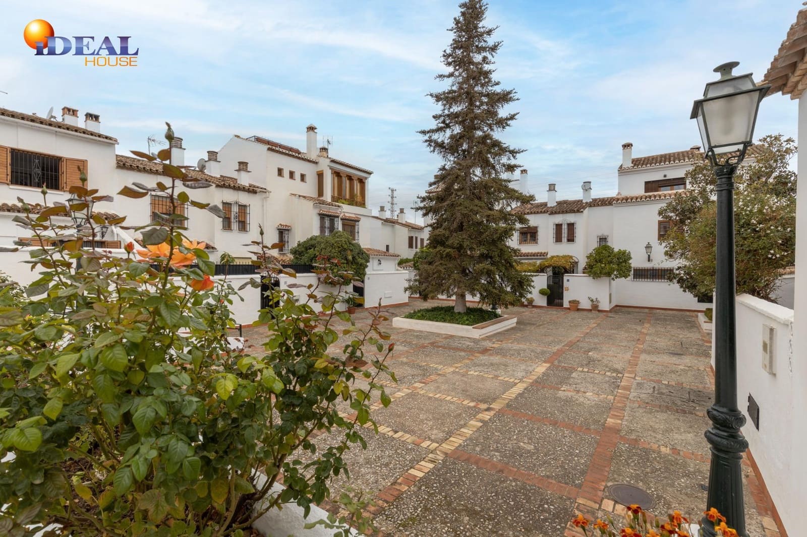 7 sovrum Radhus till salu i Granada stad med garage - 420 000 € (Ref: 9434412)