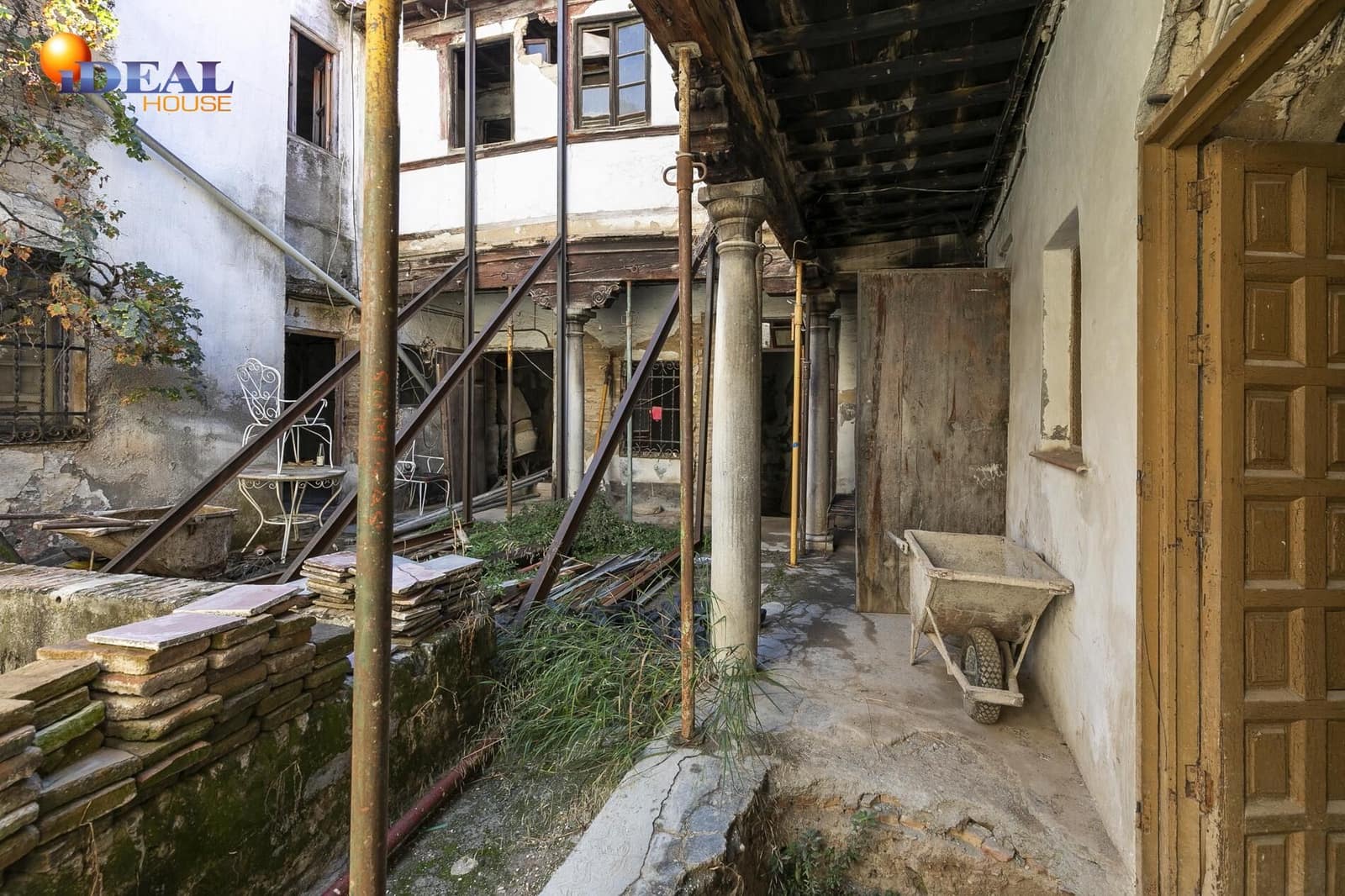 Townhouse for sale in Granada city - € 750,000 (Ref: 9434413)