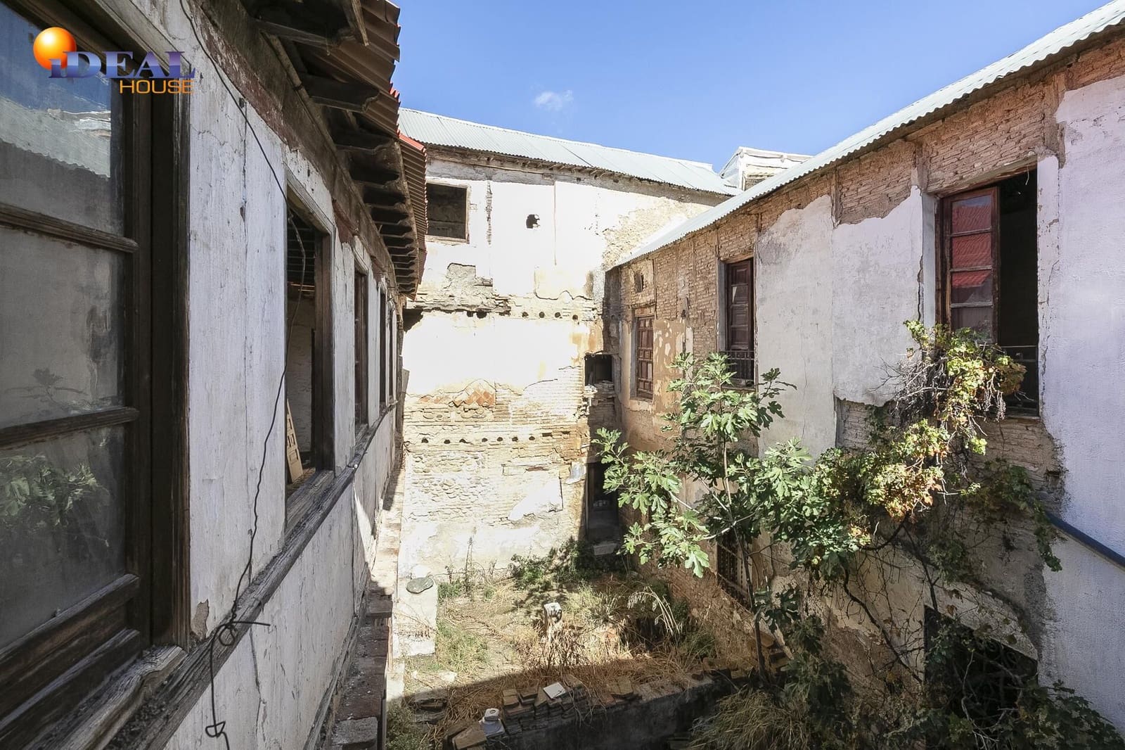 Townhouse for sale in Granada city - € 750,000 (Ref: 9434413)