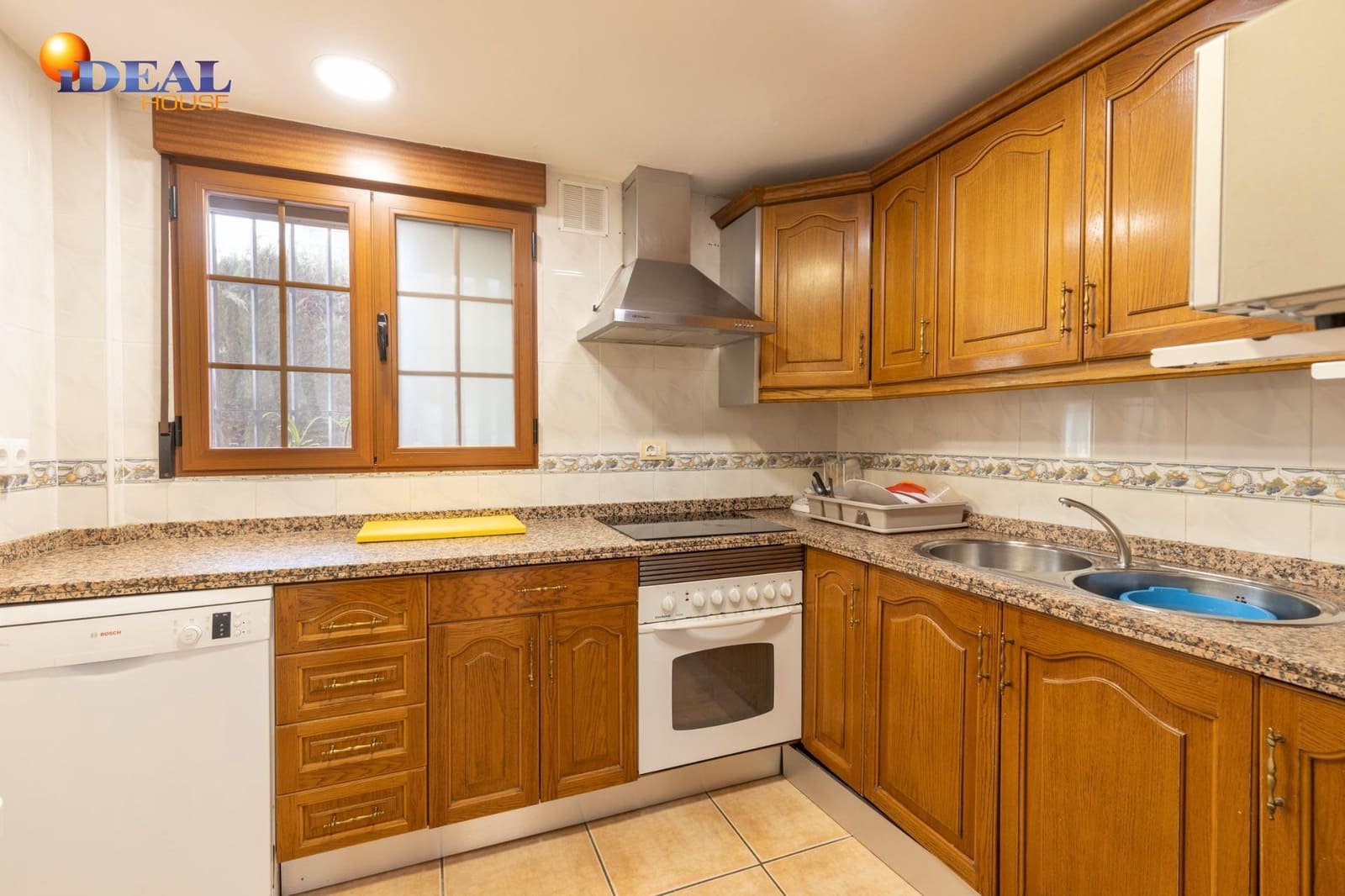 4 camera da letto Villa in vendita in Ogijares con piscina - 389.000 € (Rif: 9434416)