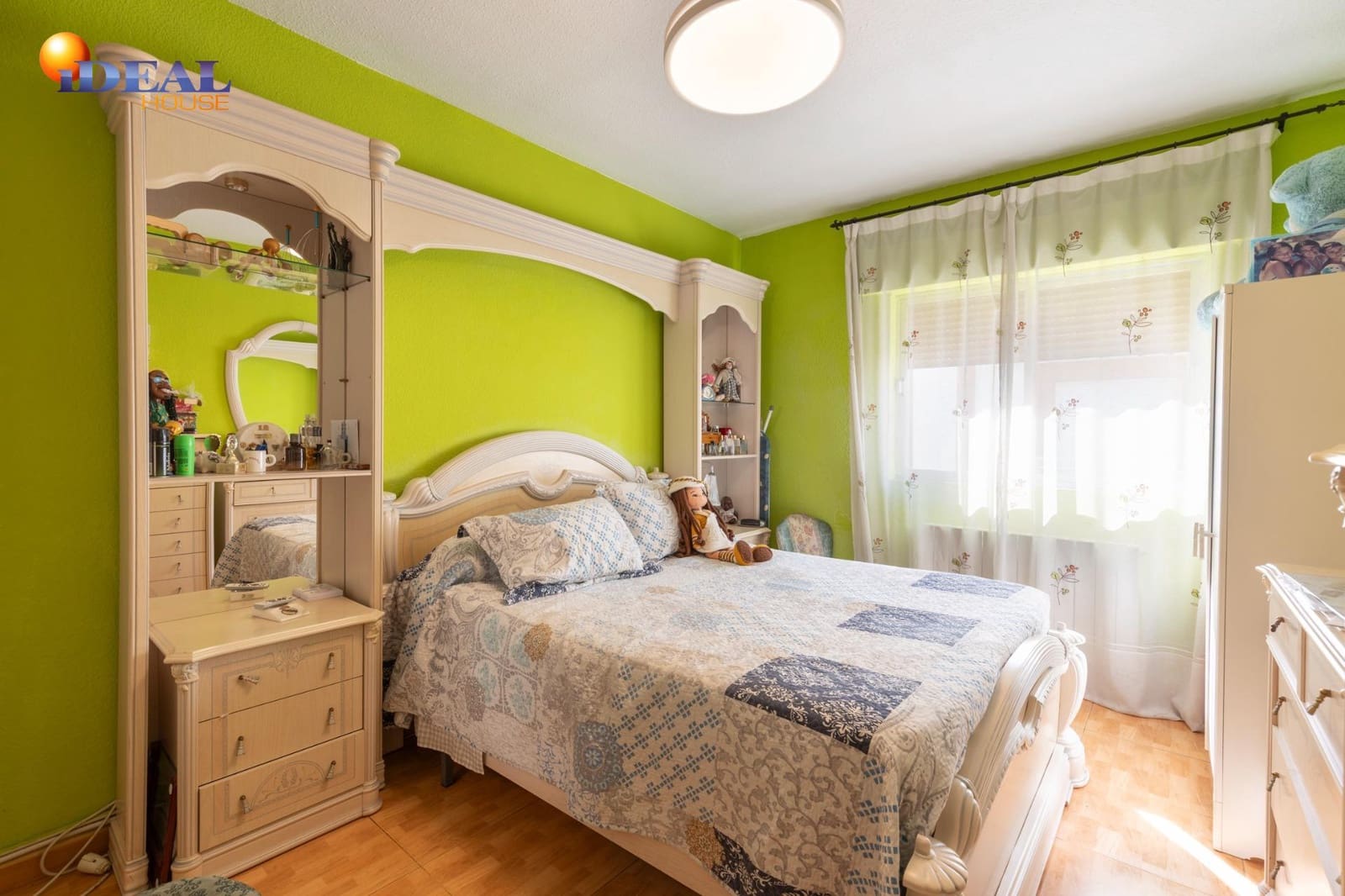 3 slaapkamer Halfvrijstaande villa te koop in Armilla - € 230.000 (Ref: 9434417)