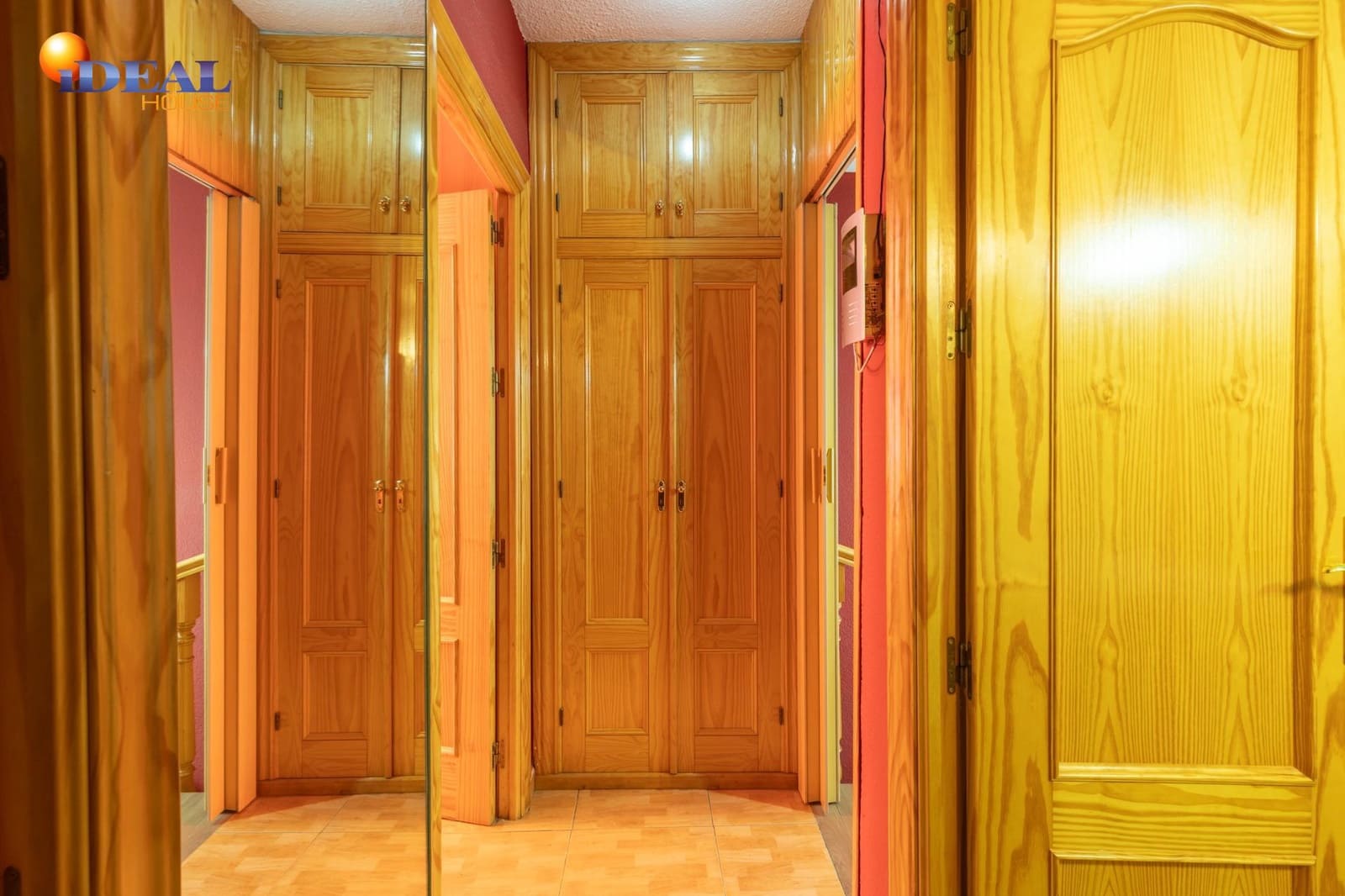 3 slaapkamer Halfvrijstaande villa te koop in Armilla - € 230.000 (Ref: 9434417)