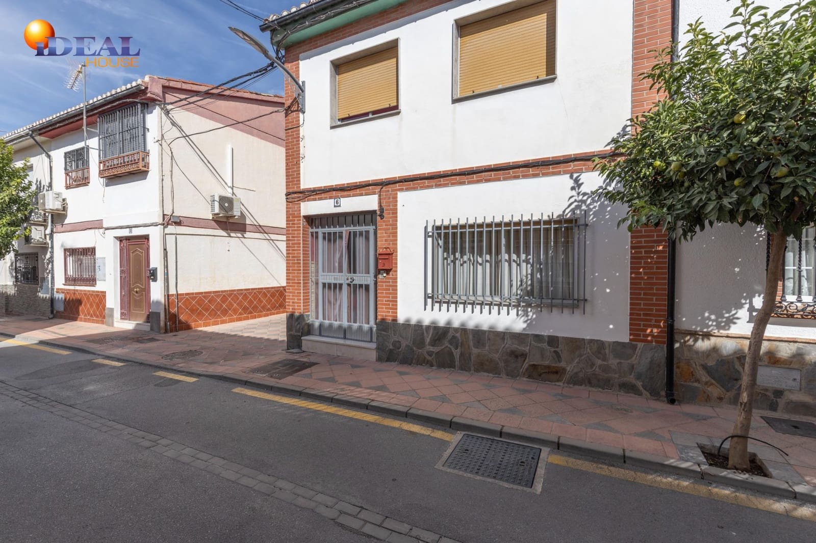 3 slaapkamer Halfvrijstaande villa te koop in Armilla - € 230.000 (Ref: 9434417)