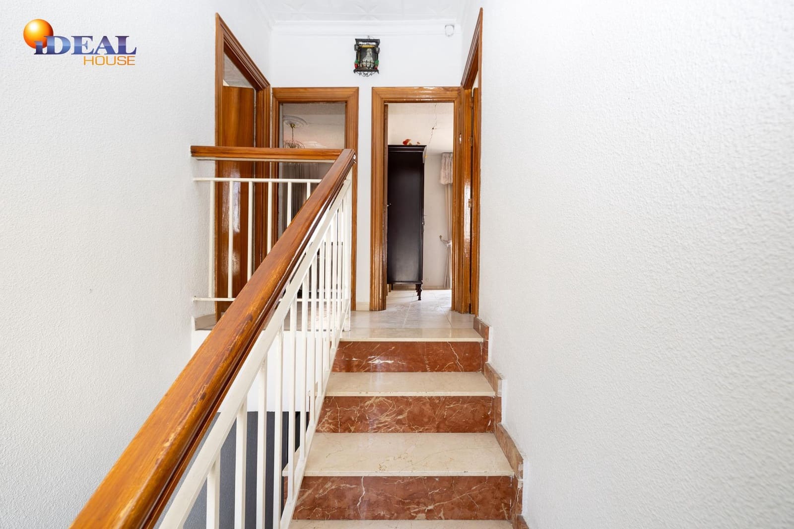 3 Zimmer Reihenhaus zu verkaufen in Granada Stadt - 145.000 € (Ref: 9434418)