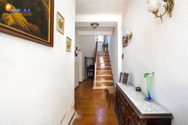 3 Zimmer Reihenhaus zu verkaufen in Granada Stadt - 145.000 € (Ref: 9434418)