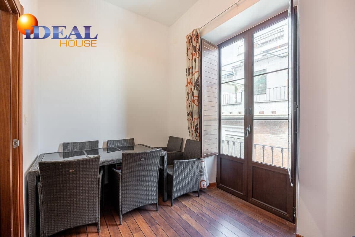 Piso de 4 habitaciones en Granada ciudad en venta - 469.000 € (Ref: 9434419)