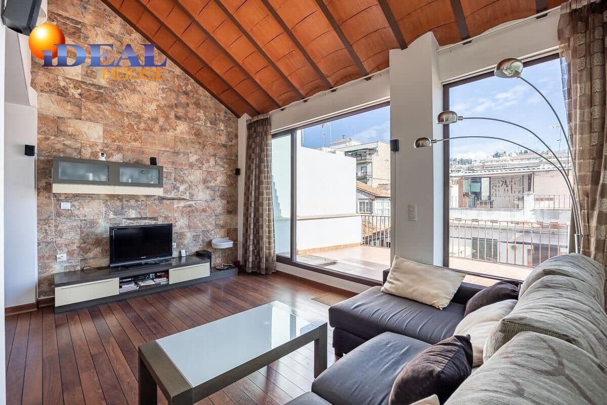 Piso de 4 habitaciones en Granada ciudad en venta - 469.000 € (Ref: 9434419)