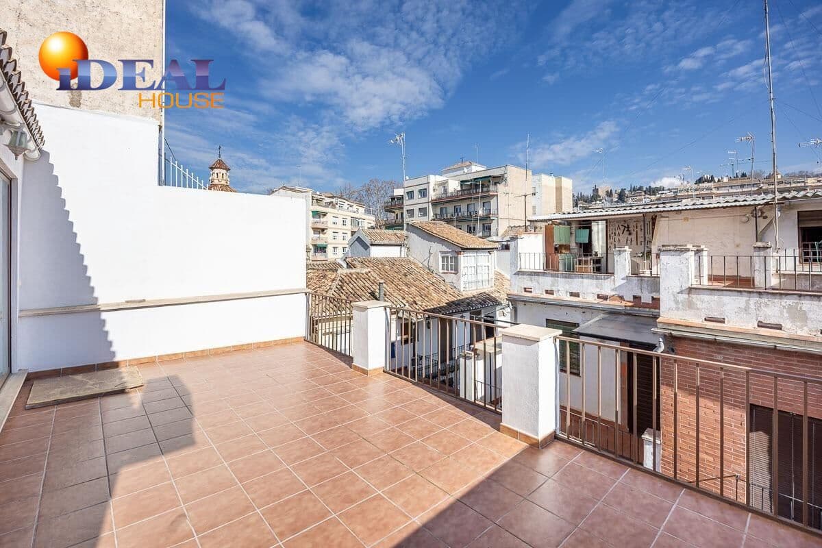 Piso de 4 habitaciones en Granada ciudad en venta - 469.000 € (Ref: 9434419)
