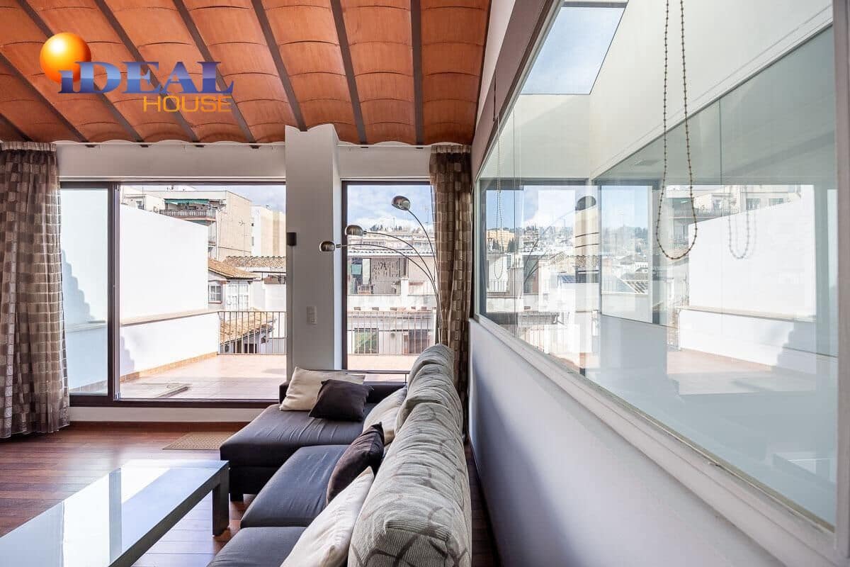 Piso de 4 habitaciones en Granada ciudad en venta - 469.000 € (Ref: 9434419)