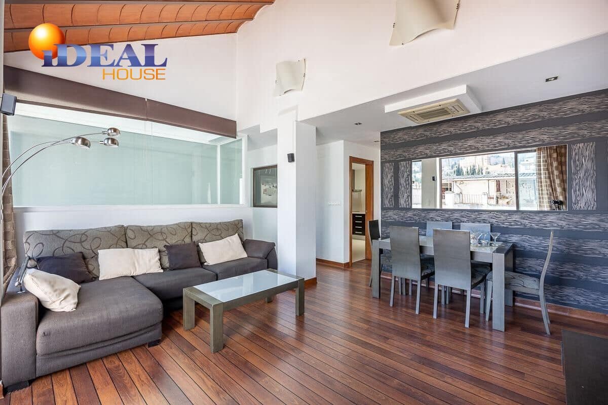 Piso de 4 habitaciones en Granada ciudad en venta - 469.000 € (Ref: 9434419)