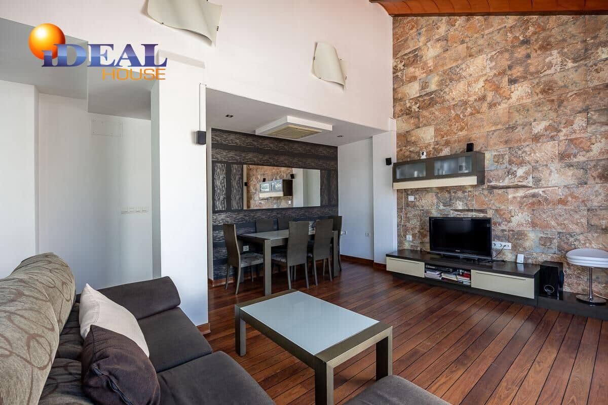 Piso de 4 habitaciones en Granada ciudad en venta - 469.000 € (Ref: 9434419)