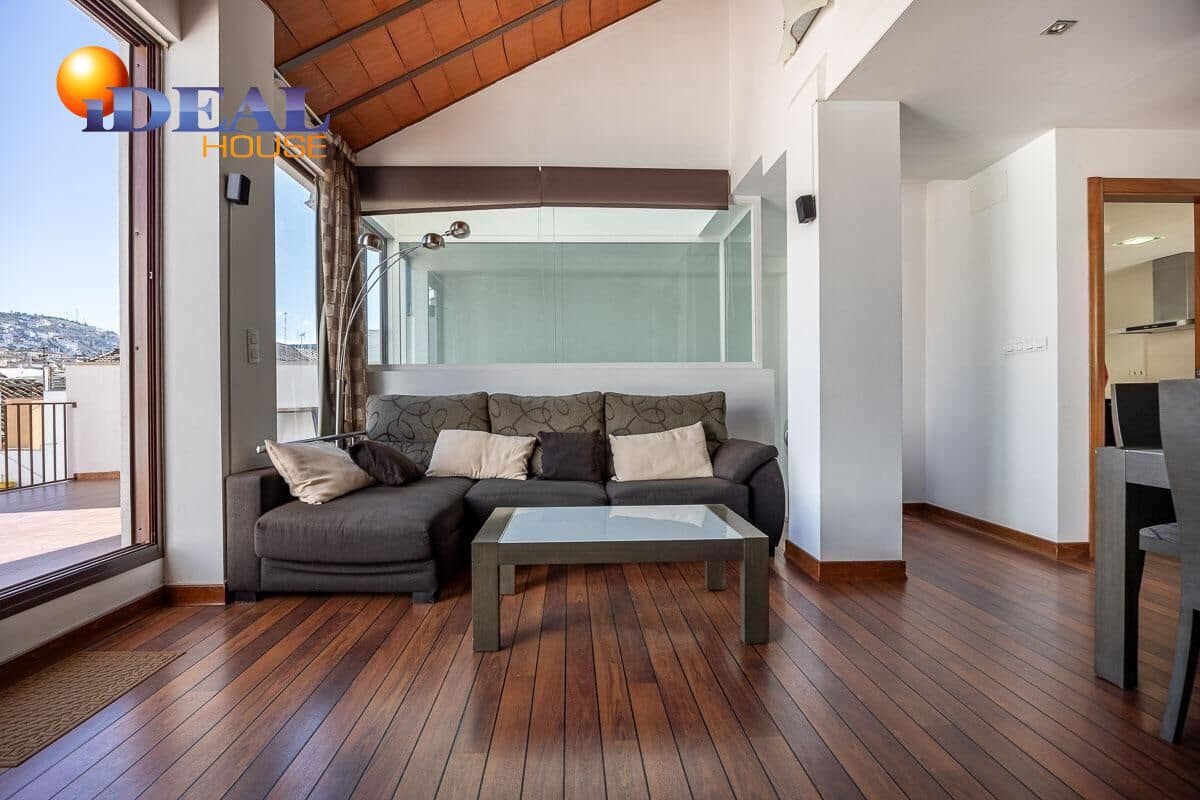 Piso de 4 habitaciones en Granada ciudad en venta - 469.000 € (Ref: 9434419)